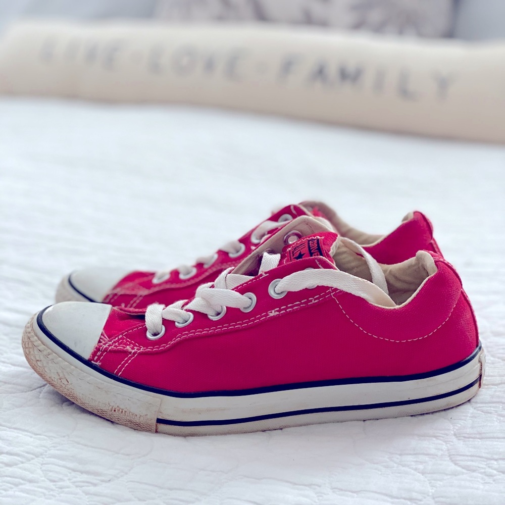 Converse Sneakers 👟